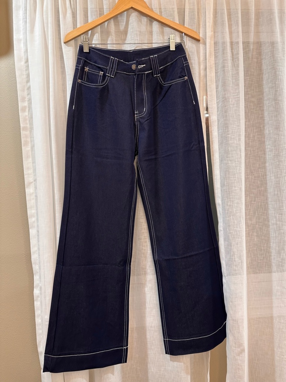 Luxury Tencel Wide-Leg Jeans with Contrast Stitching